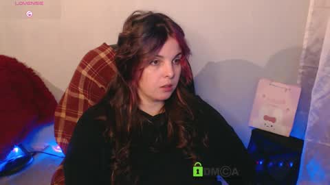 Saya online show from December 3, 6:17 pm