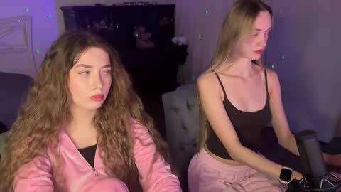 Snapshot of chillgoddess chatting on October 4, 4:22 pm Goddess Vika - owner of all ur money online show from October 4, 4:22 pm