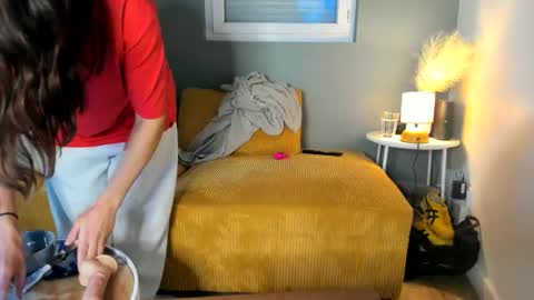 Snapshot of chillwithcamii chatting on October 28, 12:22 pm yoursensualparadise online show from October 28, 12:22 pm