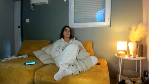 Snapshot of chillwithcamii chatting on October 16, 4:09 pm yoursensualparadise online show from October 16, 4:09 pm