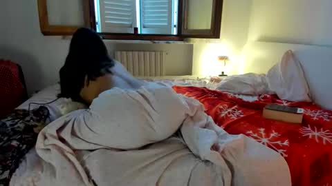 Snapshot of chillwithcamii chatting on September 23, 5:27 am yoursensualparadise online show from September 23, 5:27 am