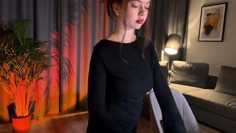 Snapshot of chillwithstacy chatting on December 2, 10:43 pm chillwithstacy online show from December 2, 10:43 pm