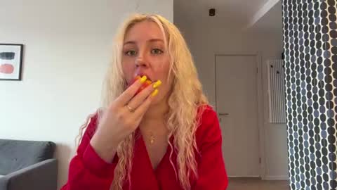 Chanelle online show from July 8, 2:08 pm