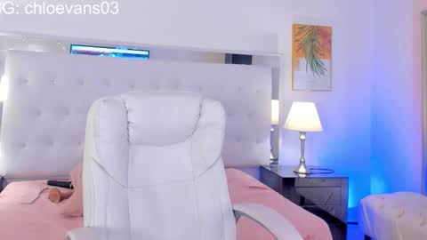 Chloe online show from January 7, 5:49 pm