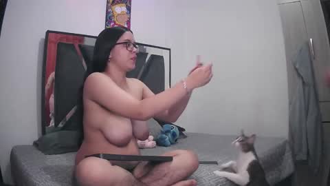 Snapshot of chloe_hotx chatting on September 19, 2:32 am Chloe and Danna online show from September 19, 2:32 am