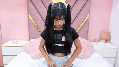 Chloe online show from March 7, 11:39 am