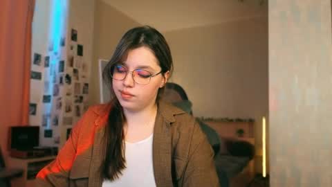 Sendy online show from March 19, 4:50 am