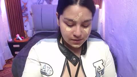 chloe_smith5 online show from January 19, 1:29 pm