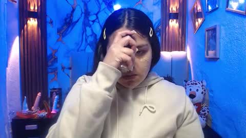 chloe_smith5 online show from March 3, 1:28 pm