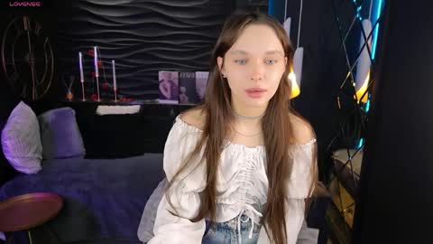Chloe online show from April 24, 9:06 pm