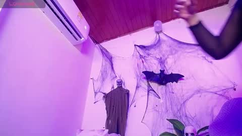 chloe_tgn online show from October 21, 7:40 pm