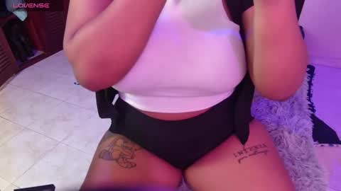 chloe_tgn online show from September 26, 12:36 pm