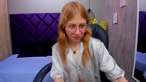 chloecampbell03 online show from October 3, 1:16 pm