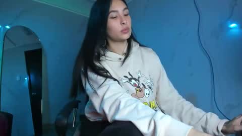 ChloeeThompson online show from September 10, 3:17 am