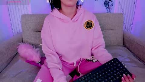 Snapshot of chloegils chatting on October 17, 3:26 pm chloegils online show from October 17, 3:26 pm