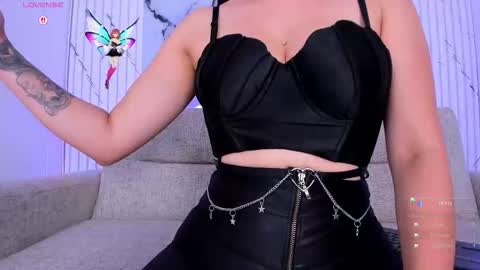 Snapshot of chloegils chatting on September 28, 3:28 pm chloegils online show from September 28, 3:28 pm