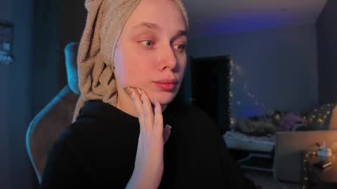 chloegins online show from January 21, 6:00 am