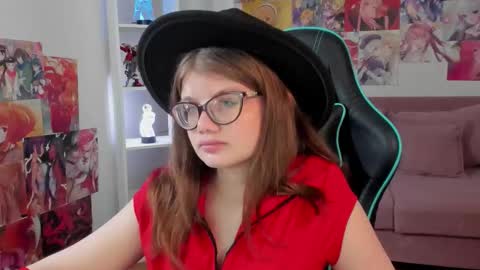 ChloeHalses online show from March 22, 5:08 pm