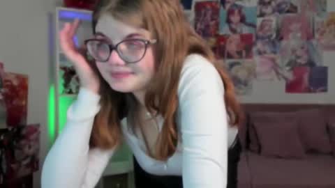 ChloeHalses online show from March 6, 7:09 pm