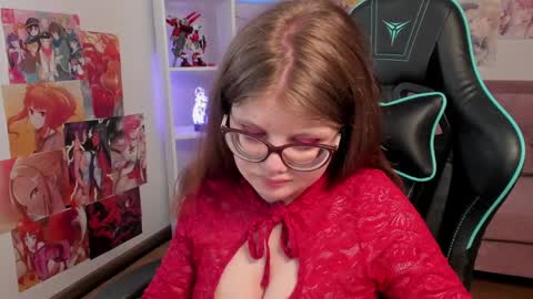 ChloeHalses online show from March 27, 6:41 pm