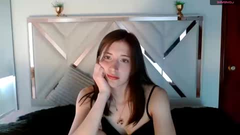 Snapshot of chloejohnsoon chatting on September 10, 3:23 pm Chloe online show from September 10, 3:23 pm