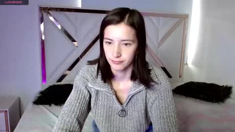 Snapshot of chloejohnsoon chatting on March 7, 1:07 pm Chloe online show from March 7, 1:07 pm
