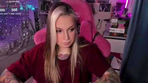 ChloeKohaku online show from November 22, 9:01 am