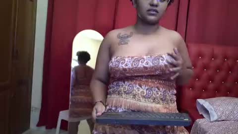 chloemariemtz online show from October 29, 10:45 pm