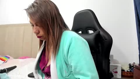 chloemiller   online show from October 8, 11:53 pm