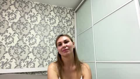 Chloe online show from October 15, 4:59 am