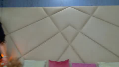 Chloe Vee online show from October 4, 5:46 am