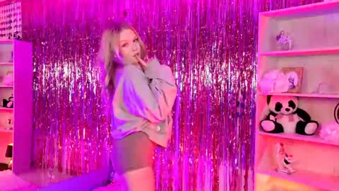 ChloeWight online show from April 14, 1:22 pm