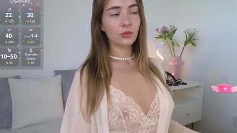 Snapshot of chloi_hes chatting on September 17, 10:57 am chloi_hes online show from September 17, 10:57 am