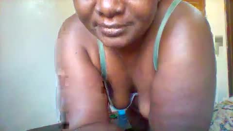 Snapshot of chocobabe002 chatting on September 20, 6:01 am chocobabe002 online show from September 20, 6:01 am