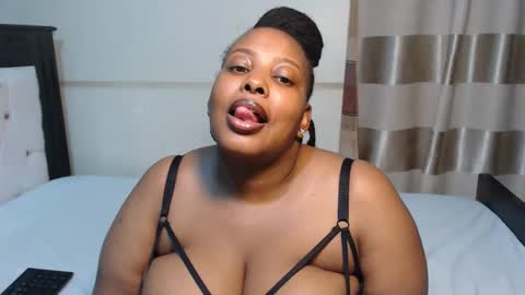 chocolatabig online show from June 5, 9:10 pm