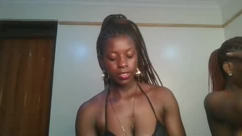 Snapshot of chocolate_iva chatting on October 10, 8:08 am Iva online show from October 10, 8:08 am