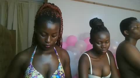 Snapshot of chocolate_iva chatting on September 21, 3:32 pm Iva online show from September 21, 3:32 pm