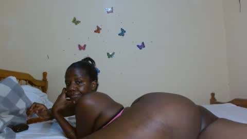 Snapshot of chocolatebony_ chatting on December 14, 9:02 pm chocolatebony_ online show from December 14, 9:02 pm