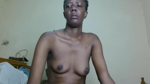 chocolatebony_ online show from April 16, 7:41 am