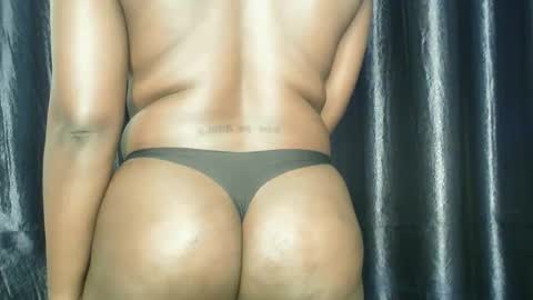 chocoslut22 online show from November 16, 5:42 am