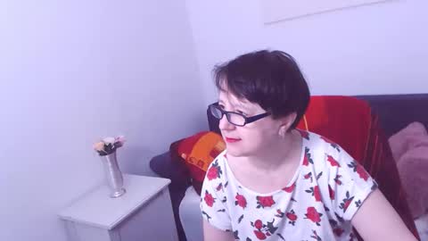 Christa online show from December 8, 2:19 pm