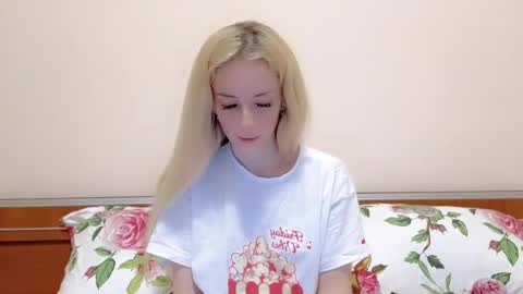 christihanson online show from April 11, 1:22 am