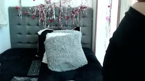 Christine Moore online show from October 4, 4:33 pm