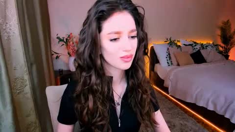 Snapshot of christinaconteeree chatting on September 29, 7:30 pm christinaconteeree online show from September 29, 7:30 pm