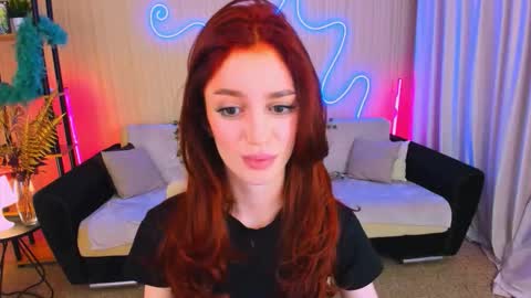 Snapshot of christinaconteeree chatting on October 13, 8:22 pm christinaconteeree online show from October 13, 8:22 pm