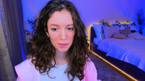 Snapshot of christinaconteeree chatting on September 24, 6:29 pm christinaconteeree online show from September 24, 6:29 pm