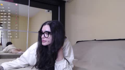 chris online show from October 4, 6:19 am