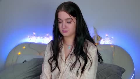 Christina online show from December 10, 6:38 pm
