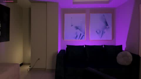 Christine Ford online show from March 10, 8:24 pm