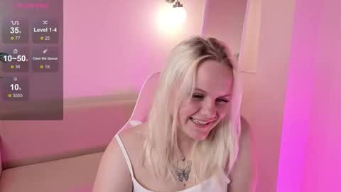 christy_foxy online show from September 24, 2:10 am